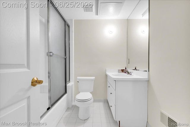 7330 Crackling Creek Circle 4, West Bloomfield Charter Township, MI 48322
