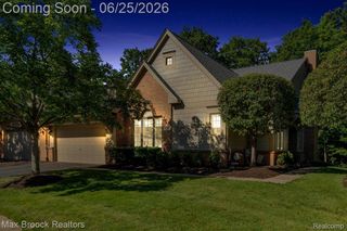 7330 Crackling Creek Circle 4, West Bloomfield Charter Township, MI 48322