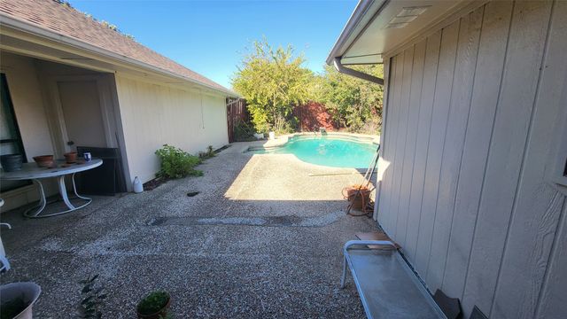 2229 Ridgewood, Carrollton, TX 75006