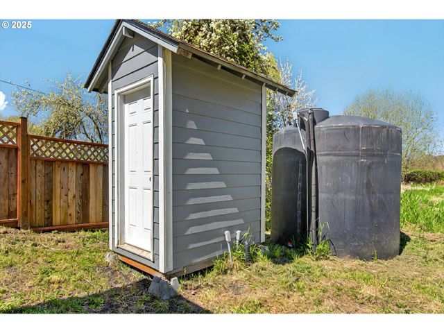 11097 COLVIN Rd, Clatskanie, OR 97016