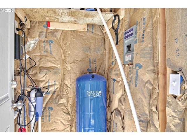 11097 COLVIN Rd, Clatskanie, OR 97016