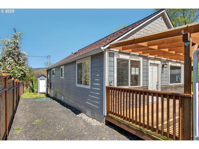 11097 COLVIN Rd, Clatskanie, OR 97016