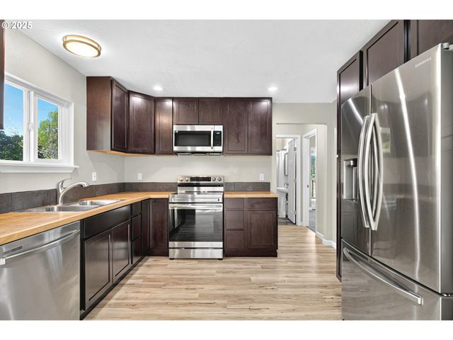 11097 COLVIN Rd, Clatskanie, OR 97016