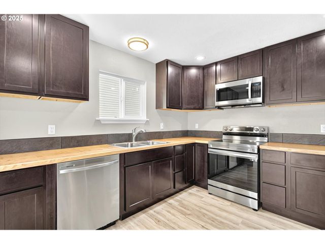 11097 COLVIN Rd, Clatskanie, OR 97016