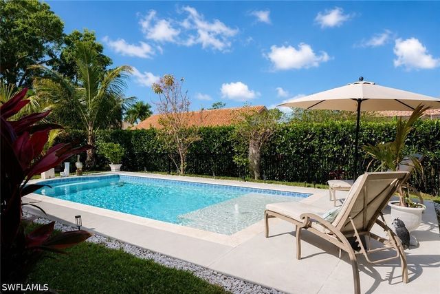 186 Muirfield CIR, Naples, FL 34113