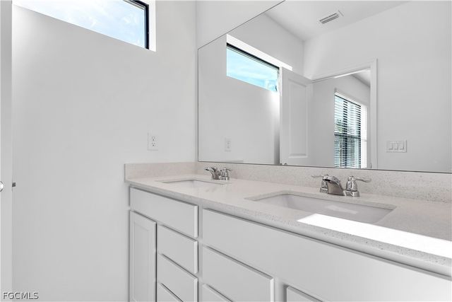 1428 Weeping Willow CT, Cape Coral, FL 33909