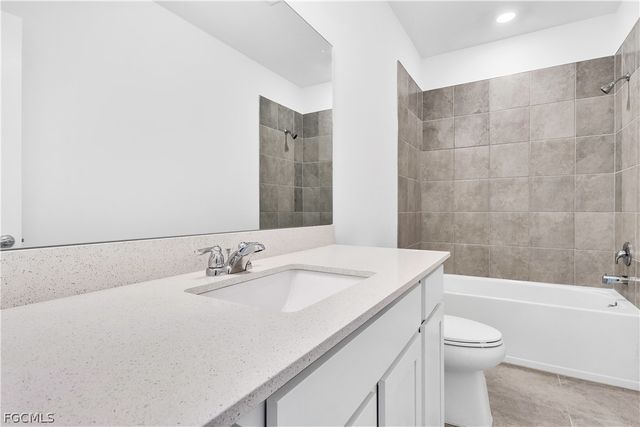 1428 Weeping Willow CT, Cape Coral, FL 33909