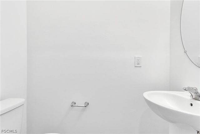 1428 Weeping Willow CT, Cape Coral, FL 33909