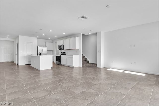 1428 Weeping Willow CT, Cape Coral, FL 33909