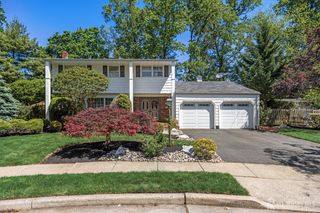 54 Eileen Way, Edison, NJ 08837