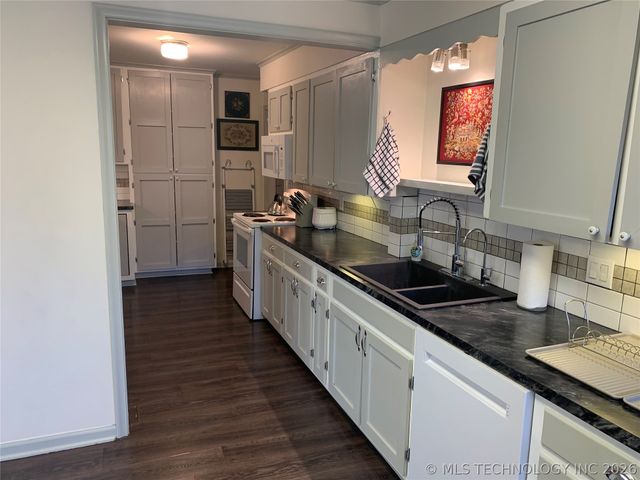 4966 S Newport Avenue, Tulsa, OK 74105