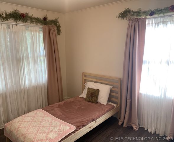 4966 S Newport Avenue, Tulsa, OK 74105