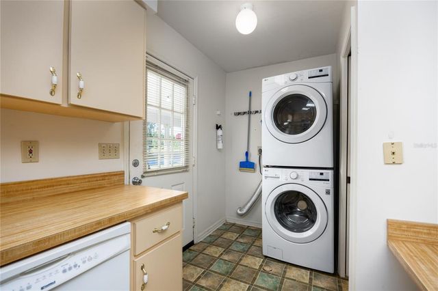 8573 NW 37TH TERRACE, Gainesville, FL 32653
