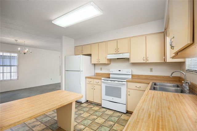 8573 NW 37TH TERRACE, Gainesville, FL 32653