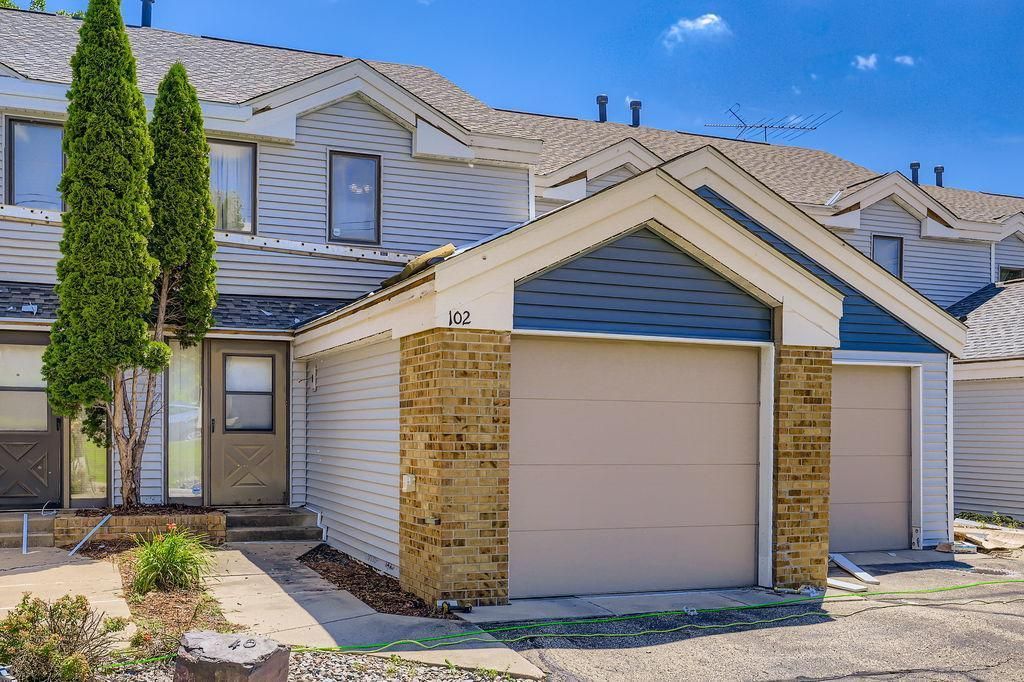 3040 Shields Drive 102, Eagan, MN 55121