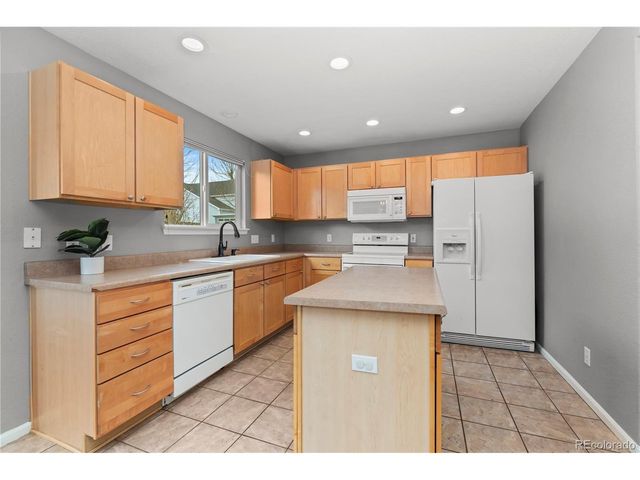 653 Fairhaven St, Castle Rock, CO 80104