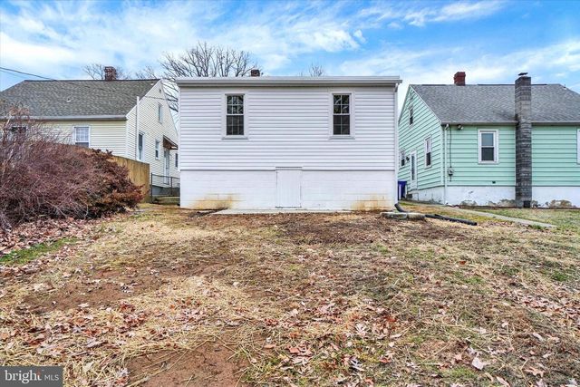 1394 LANCASTER AVE, York, PA 17403