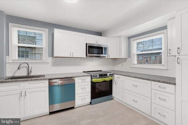 1394 LANCASTER AVE, York, PA 17403