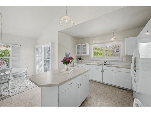 3851 Oakwood Dr, Longmont, CO 80503