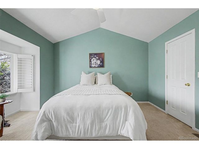 3851 Oakwood Dr, Longmont, CO 80503