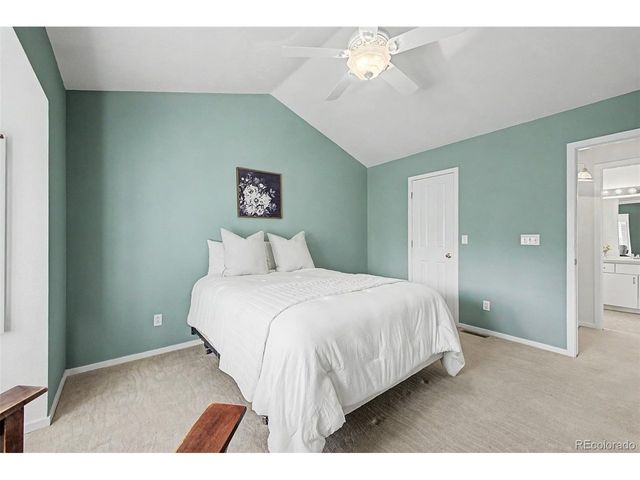 3851 Oakwood Dr, Longmont, CO 80503