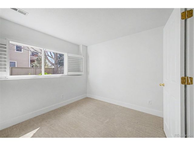 3851 Oakwood Dr, Longmont, CO 80503