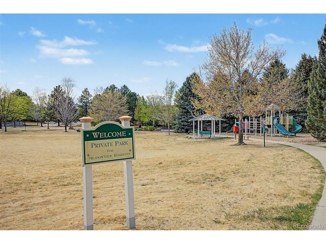 3851 Oakwood Dr, Longmont, CO 80503