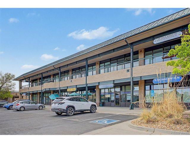 3851 Oakwood Dr, Longmont, CO 80503