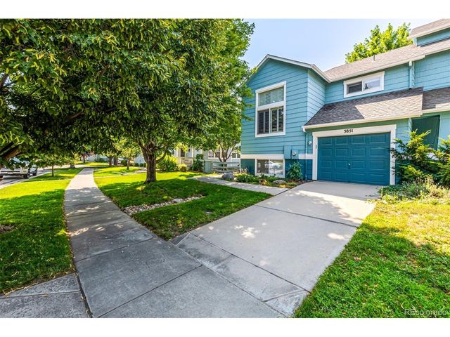 3851 Oakwood Dr, Longmont, CO 80503
