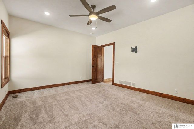 2026 Geri Circle, Bellevue, NE 68147