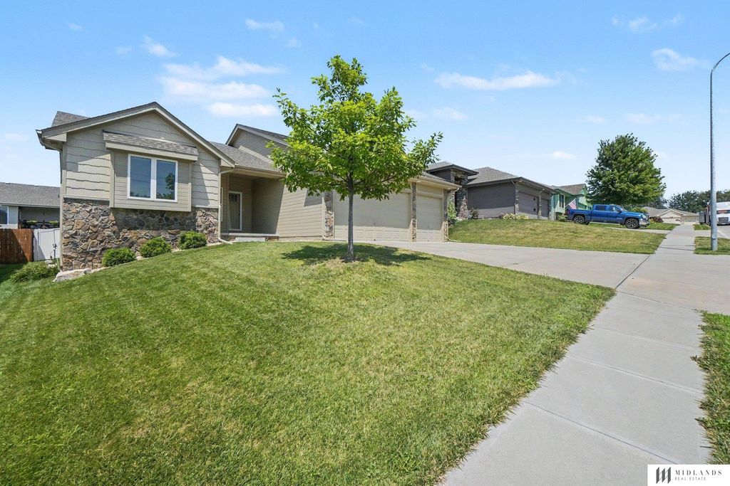 2026 Geri Circle, Bellevue, NE 68147