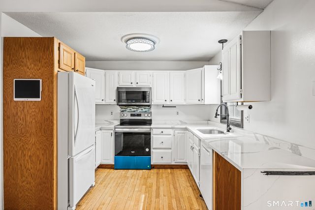 75 Elmwood Hill Road, Thompson, CT 06277