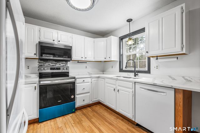 75 Elmwood Hill Road, Thompson, CT 06277