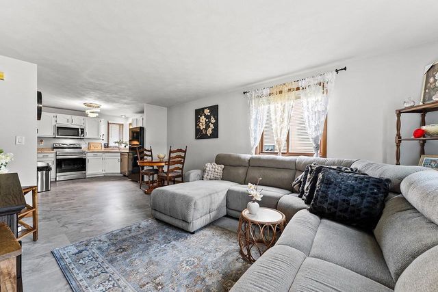 2529 FOND DU LAC ROAD, Oshkosh, WI 54902