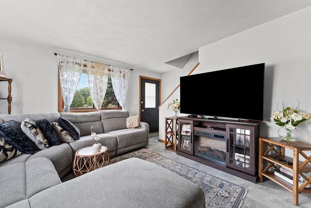 2529 FOND DU LAC ROAD, Oshkosh, WI 54902
