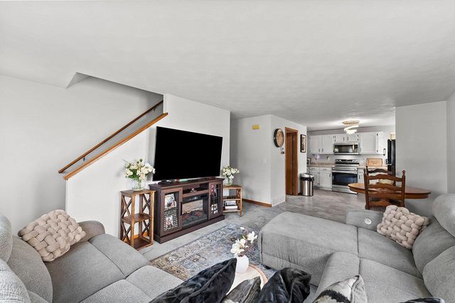 2529 FOND DU LAC ROAD, Oshkosh, WI 54902