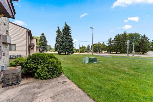 2529 FOND DU LAC ROAD, Oshkosh, WI 54902