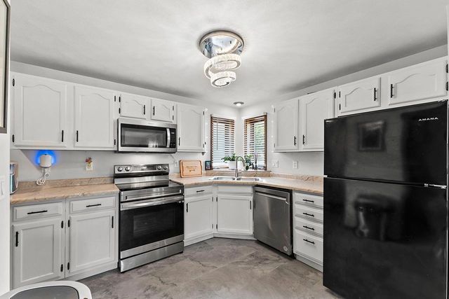 2529 FOND DU LAC ROAD, Oshkosh, WI 54902