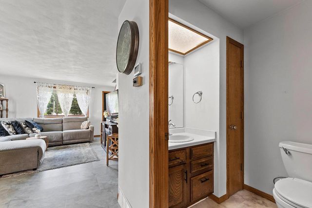 2529 FOND DU LAC ROAD, Oshkosh, WI 54902