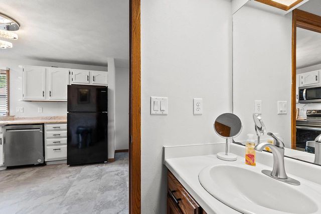2529 FOND DU LAC ROAD, Oshkosh, WI 54902