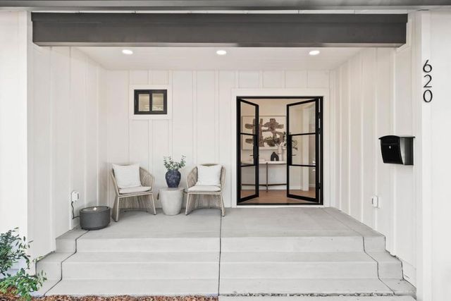 620 Iris Street, Redwood City, CA 94062