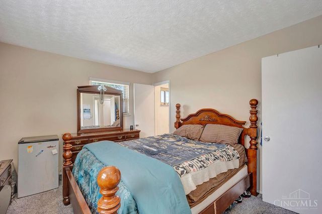 1088 Pinehollow Lane, Springfield Twp., OH 45231