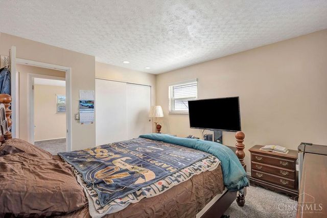 1088 Pinehollow Lane, Springfield Twp., OH 45231