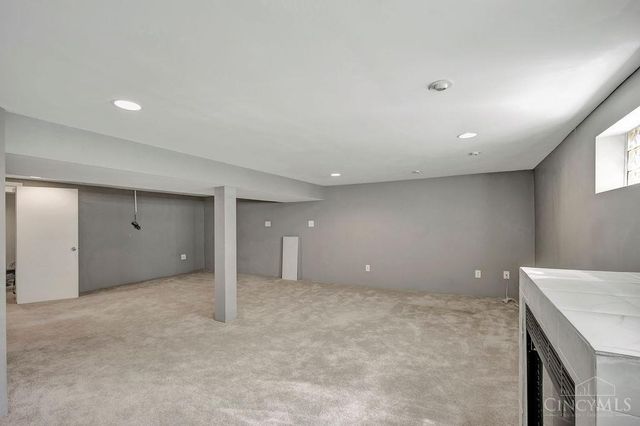 1088 Pinehollow Lane, Springfield Twp., OH 45231