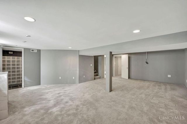 1088 Pinehollow Lane, Springfield Twp., OH 45231