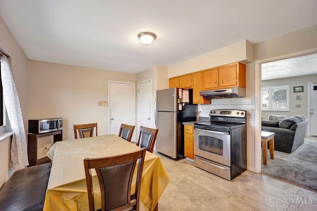 1088 Pinehollow Lane, Springfield Twp., OH 45231