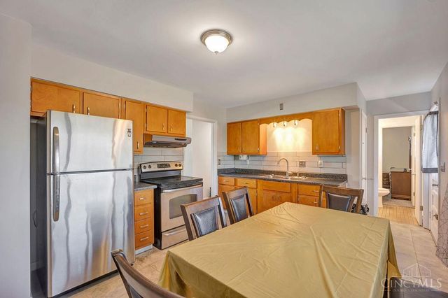 1088 Pinehollow Lane, Springfield Twp., OH 45231