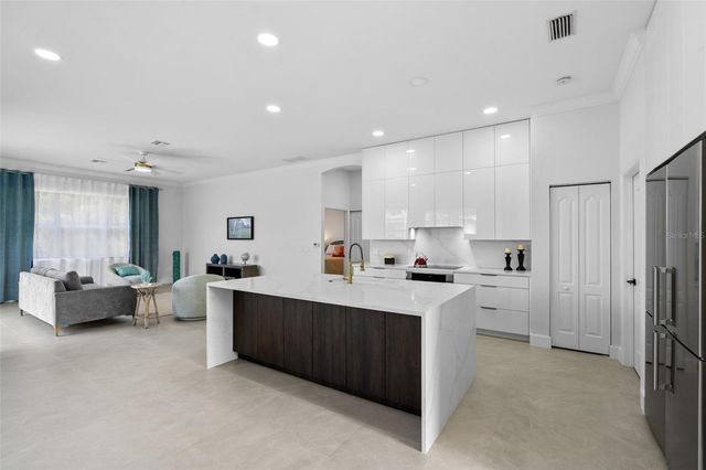 629 SAWGRASS BRIDGE ROAD, Venice, FL 34292