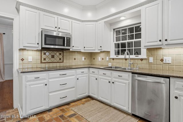 1425 Fontaine Drive, Jackson, MS 39211