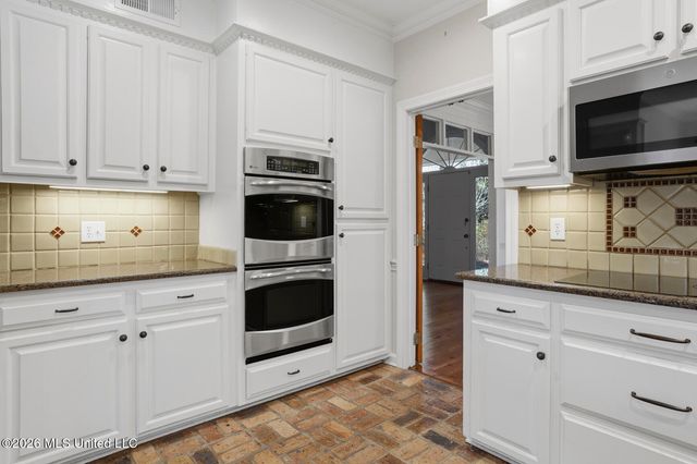 1425 Fontaine Drive, Jackson, MS 39211